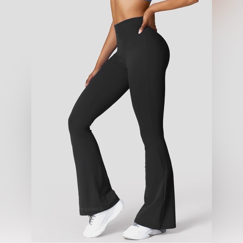 XS/S Back scrunch flare leggings in black! 🍑 FREE WITH PURCHASE (ADD TO BUNDLE!) - Picture 7 of 11